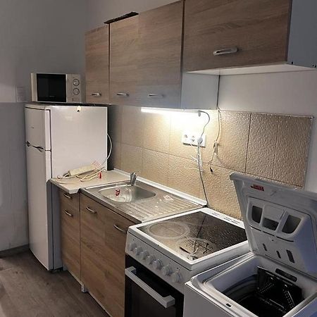 Downtown Fine-Tuned 2 Bedroom + Livingroom Apartment Th.32.1.3 Szombathely Esterno foto